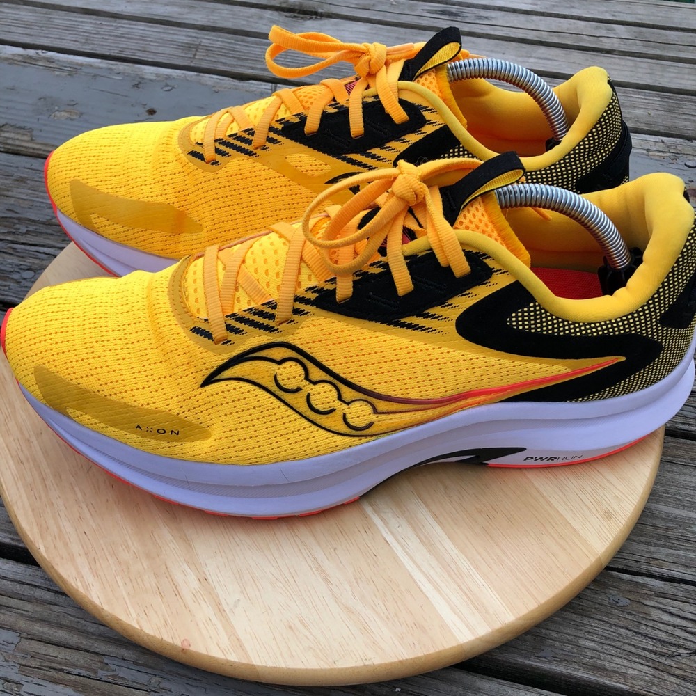 Saucony Axon 2 Running Shoes Mens 11.5 US Yellow Black Athletic Sneakers Workout